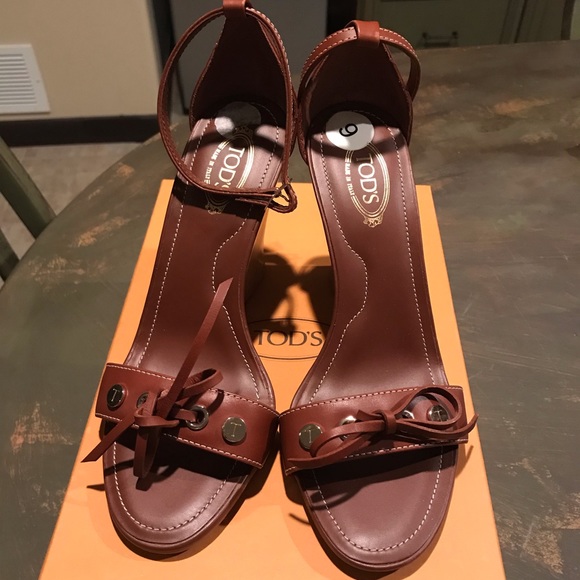 New Tod’s Wedge Sandal - Picture 1 of 2